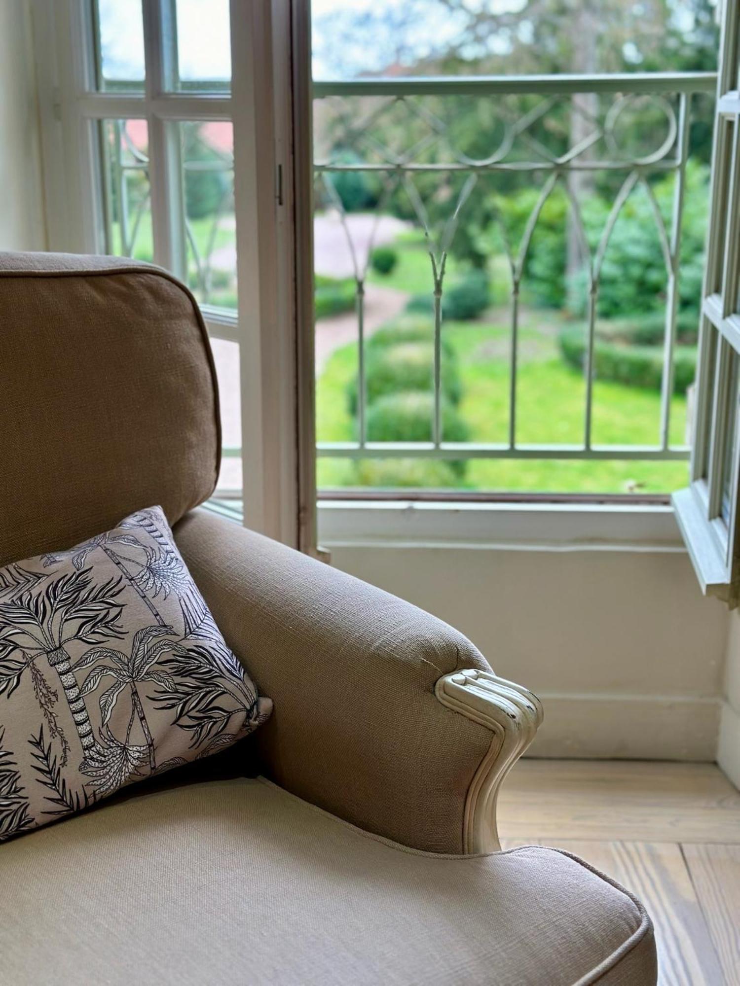 Bed and Breakfast Cote Park Гиври Экстерьер фото